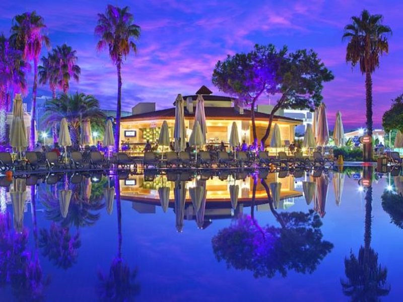 Bellis Deluxe Hotel  72420