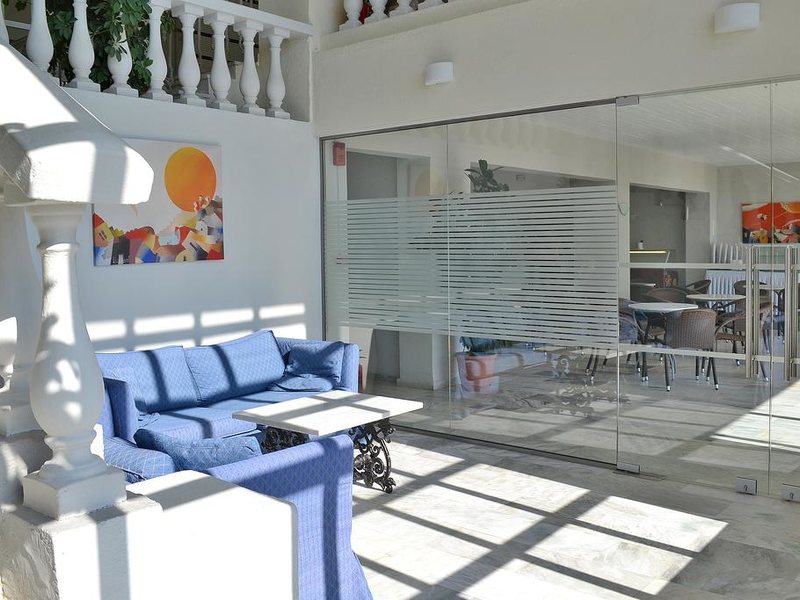 Belvedere Hotel 249440