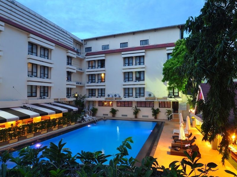 Beverly Plaza Hotel 149999