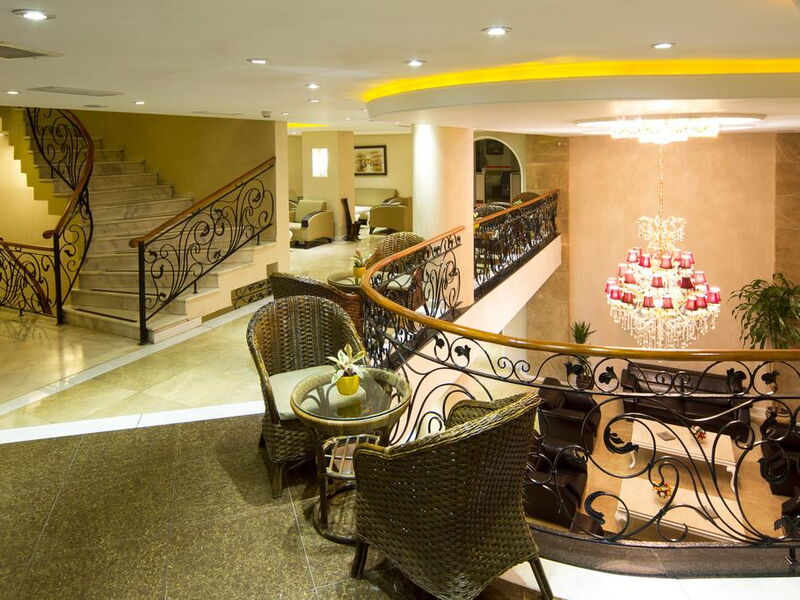 Black Bird Hotel 182800
