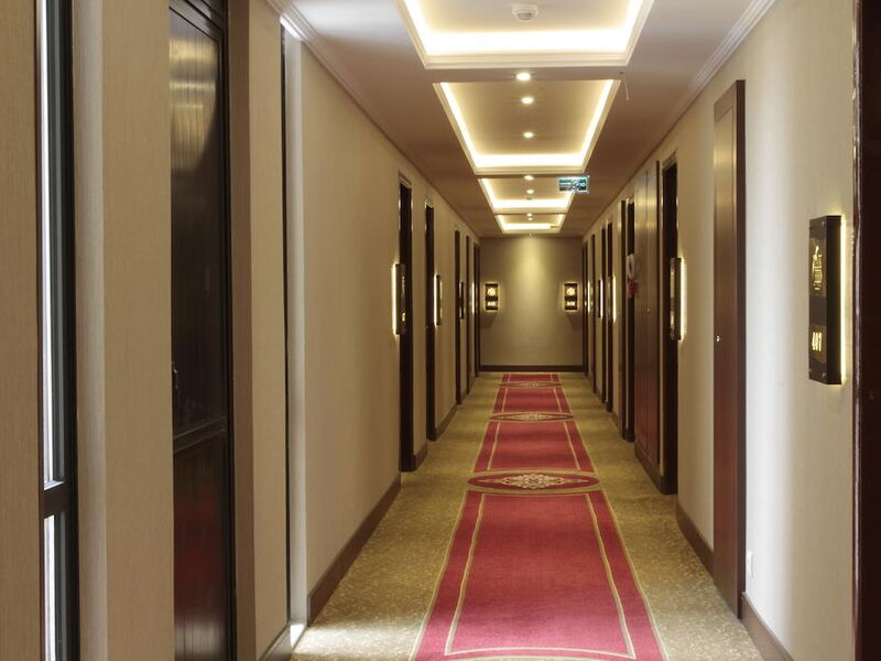 Black Bird Hotel 182805