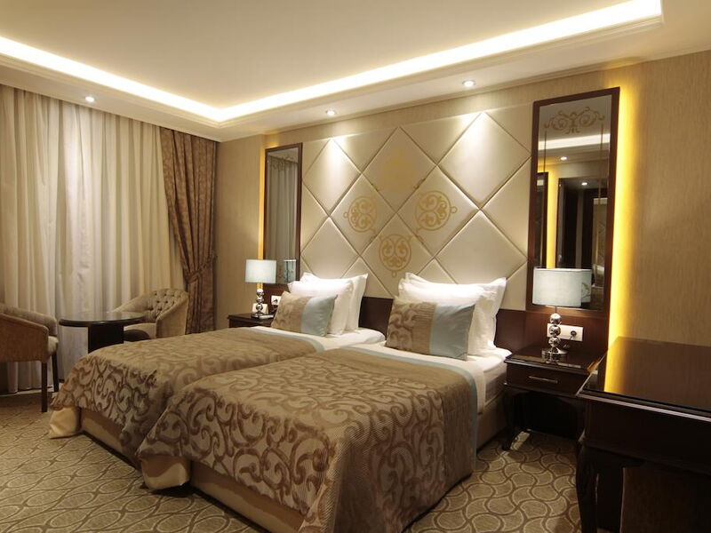 Black Bird Hotel 182806