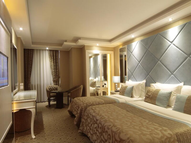 Black Bird Hotel 182807
