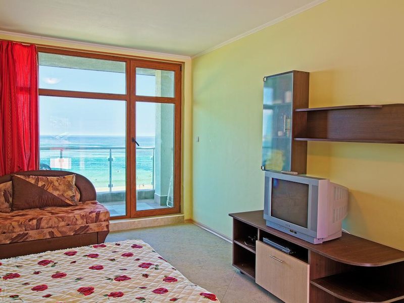 Black Sea Paradise  164155