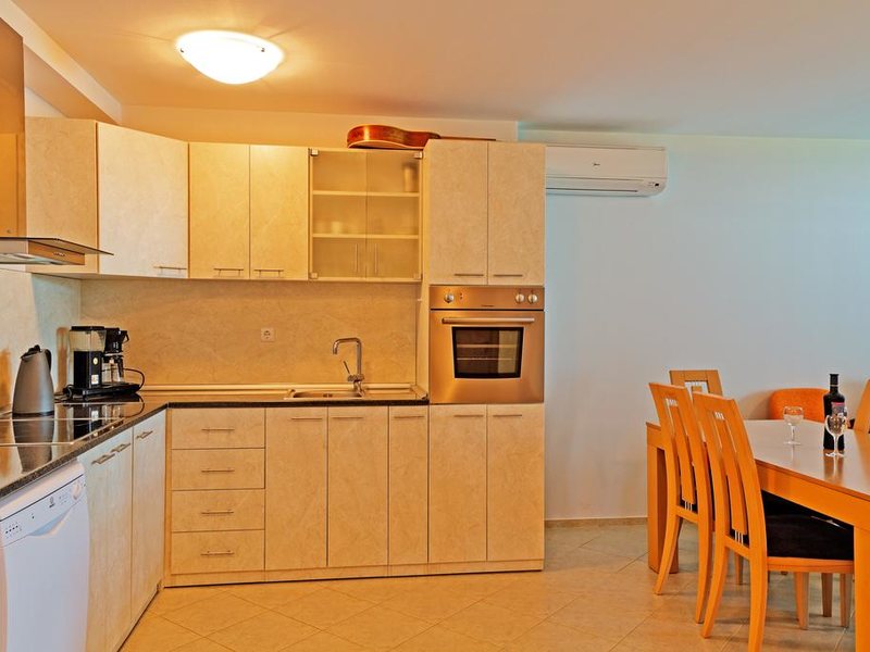 Black Sea Paradise  164166