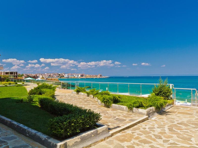 Black Sea Paradise  164168