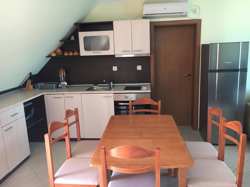 Black Sea Paradise  164170