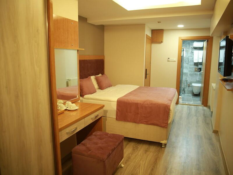 Black Tulip Hotel 240575