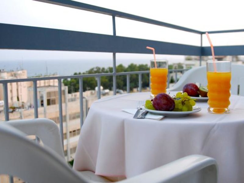 Blue Crane Apts 81627