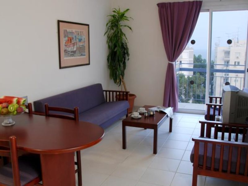 Blue Crane Apts 81628