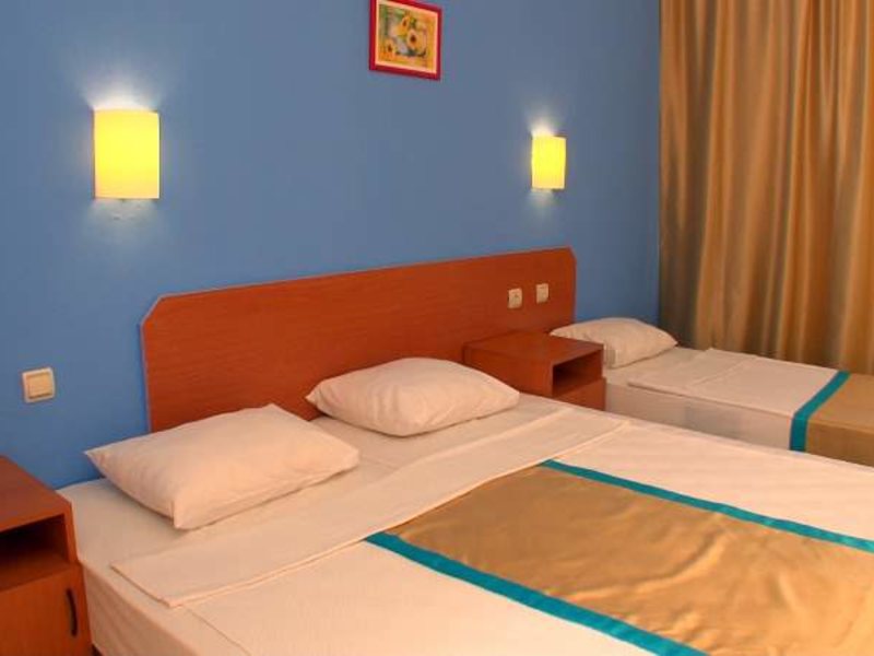 Blue Green Hotel (ex 61185