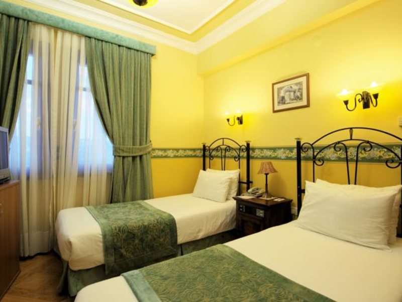 Blue House Hotel 63460