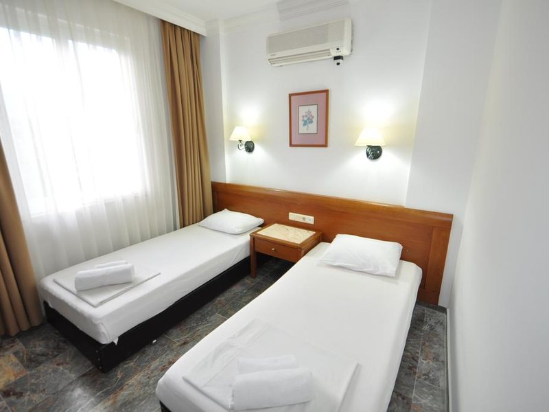 Blue Lagoon Hotel 180342