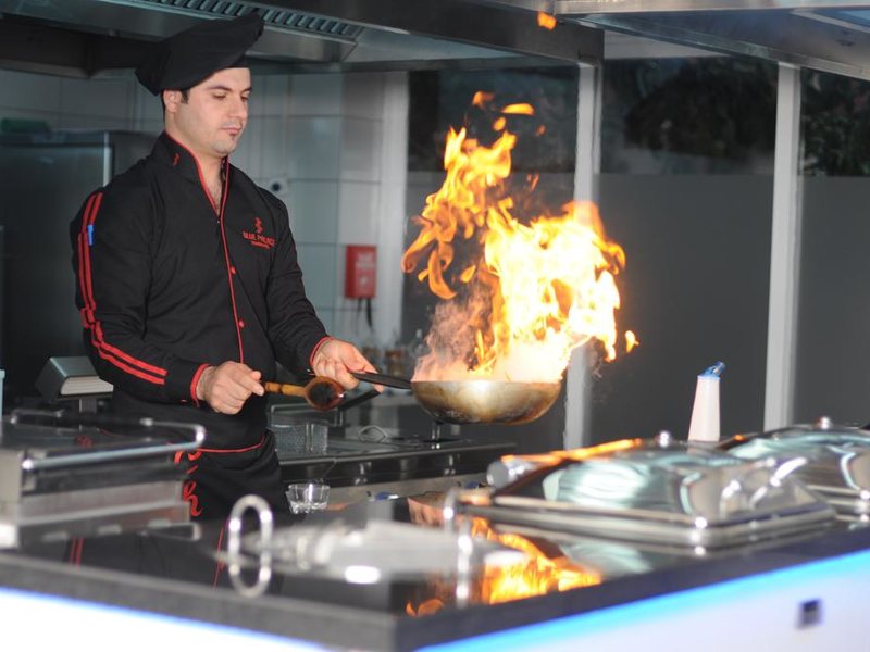 Blue Palace Apartments  194767