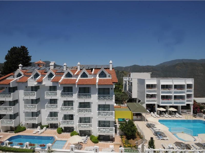 Blue Palace Apartments  194769