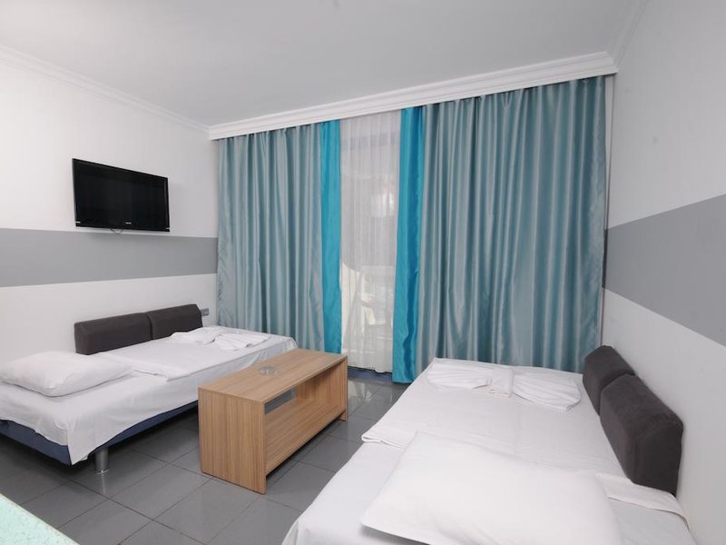 Blue Palace Apartments  194771