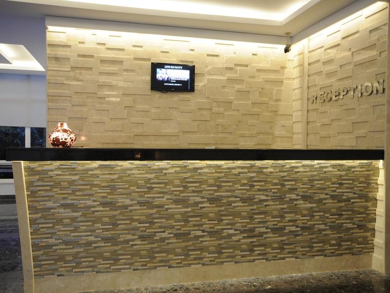 Blue Palace Apartments  194772