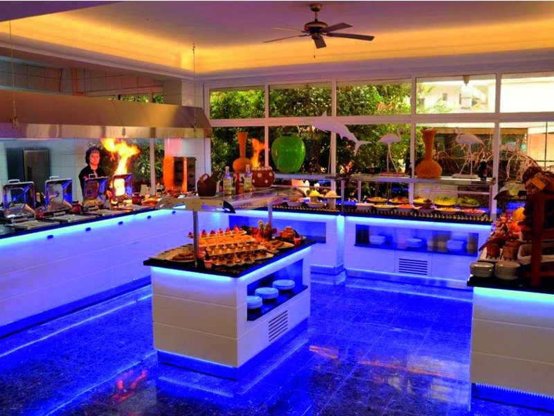 Blue Palace Apartments  194780