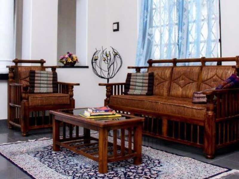 Blue Swan Inn 195113