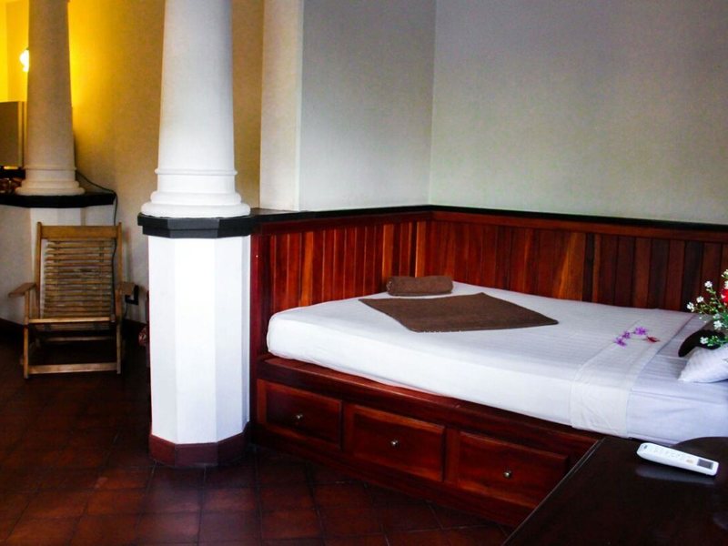 Blue Swan Inn 195114