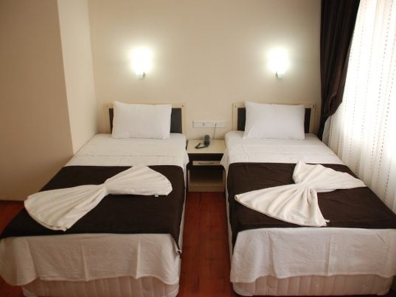 Blue Velvet Hotel 33211