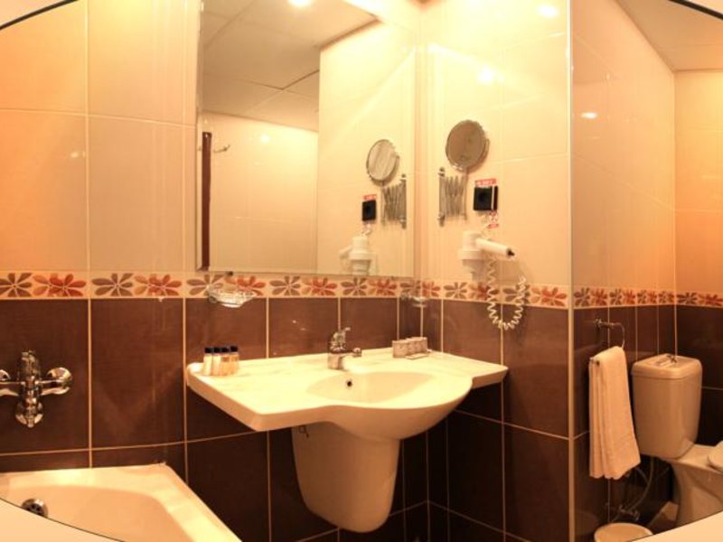 Blue Vista Hill Hotel (ех 60541