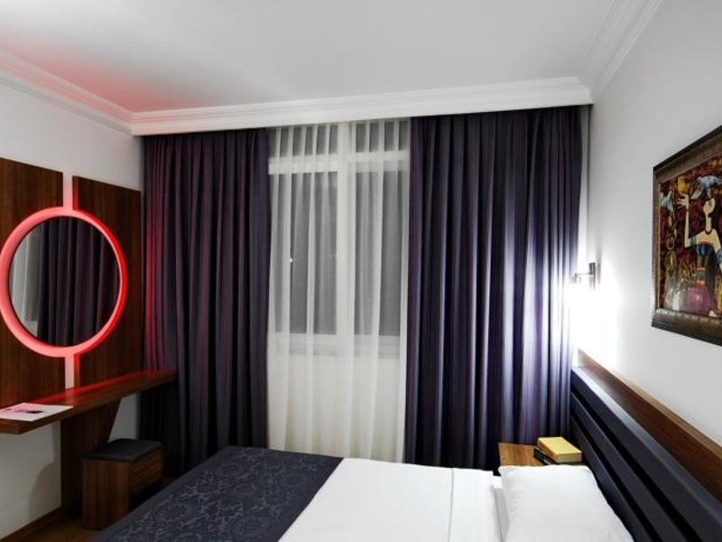 Bonapart Sealine Hotel  71338