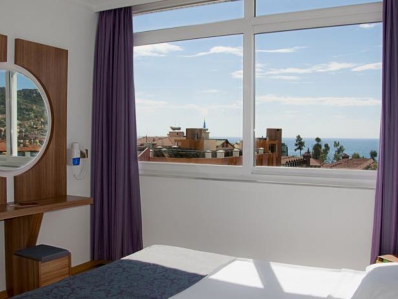 Bonapart Sealine Hotel  71339