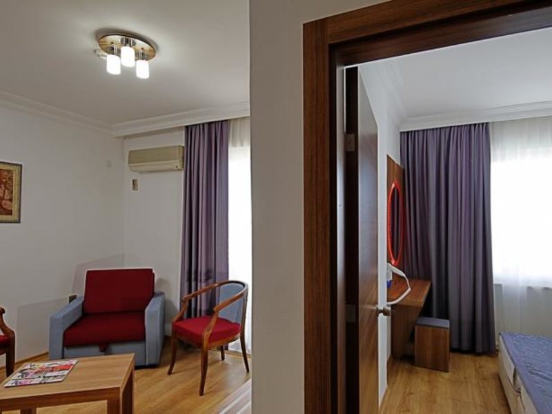 Bonapart Sealine Hotel  71340