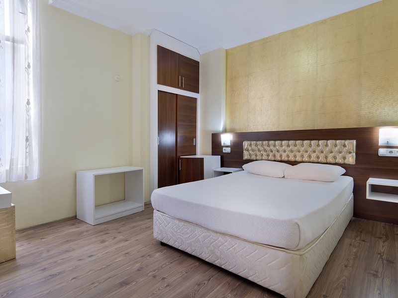 Bonn Beach Hotel By RRH&R  182814