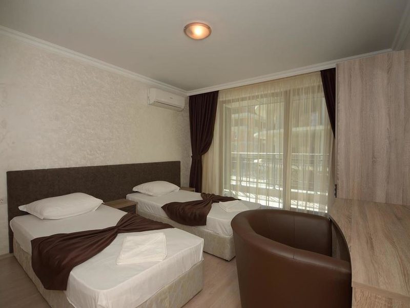 Boutique Rose Gardens 179744