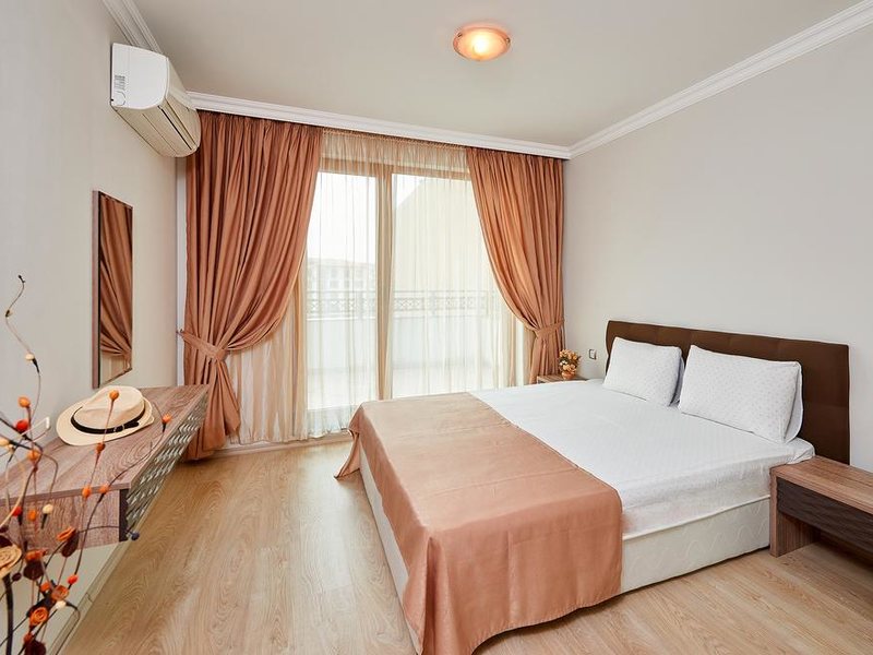 Boutique Rose Gardens 179755