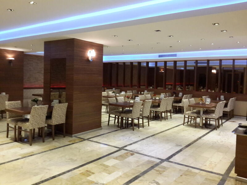 Bristol Hotel 281387