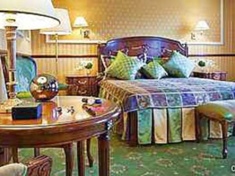 Bristol Hotel Odessa 14742