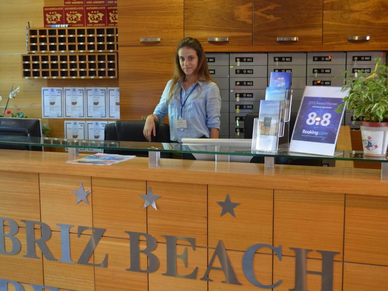 Briz Beach Apartments 208920