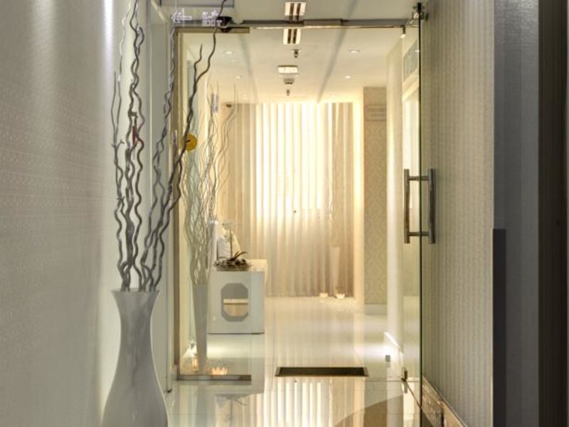 Broadway Hotel 45640