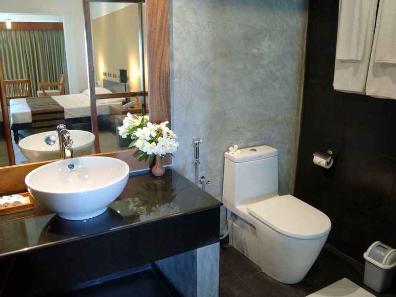 Browns Beach Hotel 107264