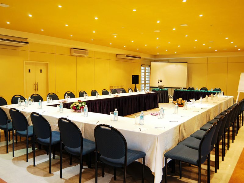 Browns Beach Hotel 107266