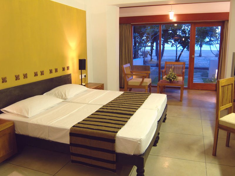 Browns Beach Hotel 107269