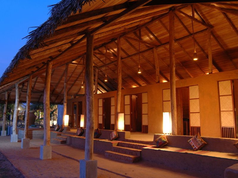 Browns Beach Hotel 107270