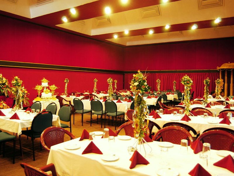 Browns Beach Hotel 107271