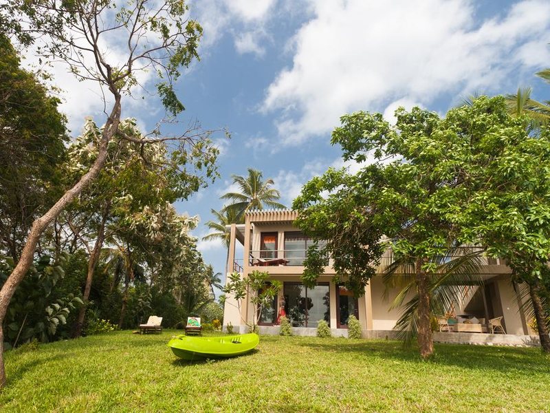 Buckingham Place 111104