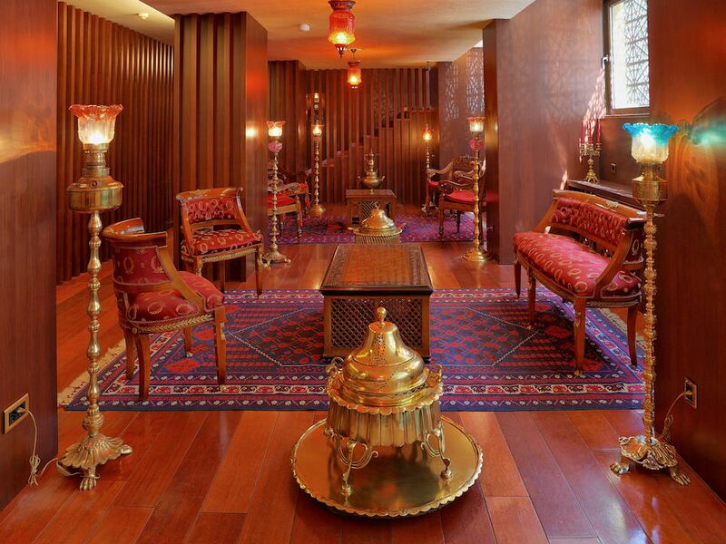 Burckin Hotel 194877