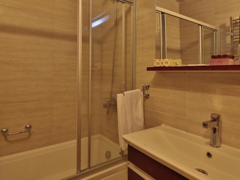 Burcu Kaya Hotel 184512