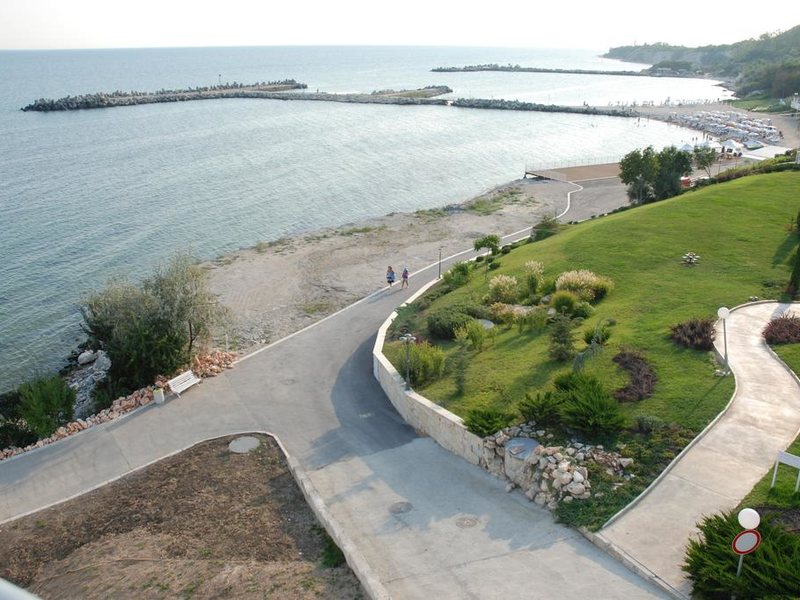 Byalata Laguna (White Lagoon)  164403