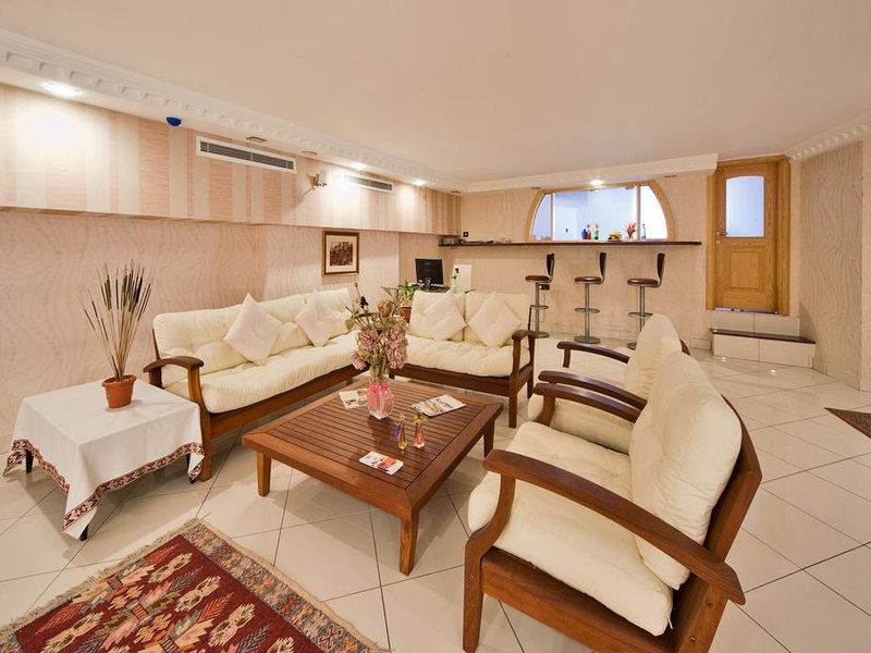 Byzantium Suites APT 194956