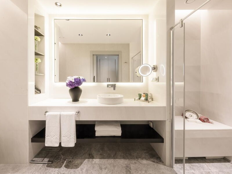 CVK Taksim Hotels  281485