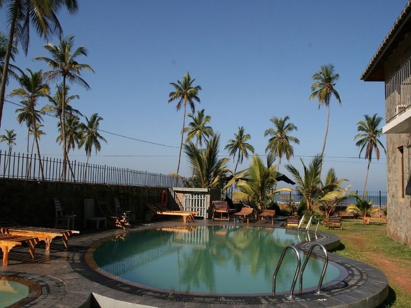 C & I Beach Hotel Chilaw 131020