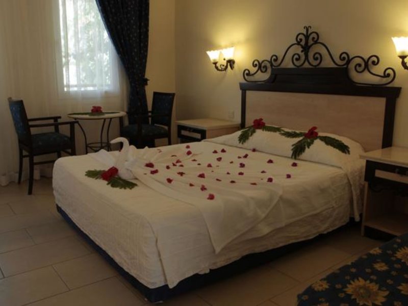 Cactus Mirage Family Club 63584