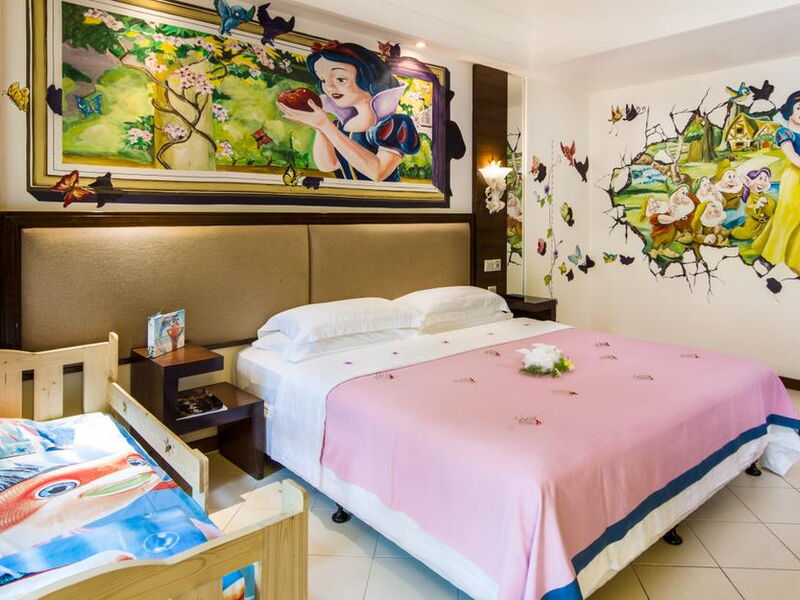 Cactus Resort Sanya 298344